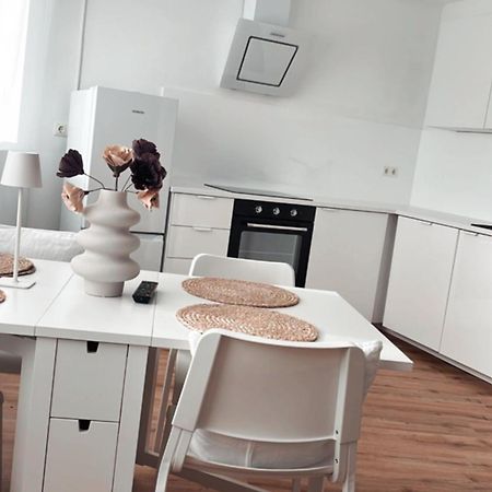 Moderne Ferienwohnung In ดิงเคลส์บืล ภายนอก รูปภาพ